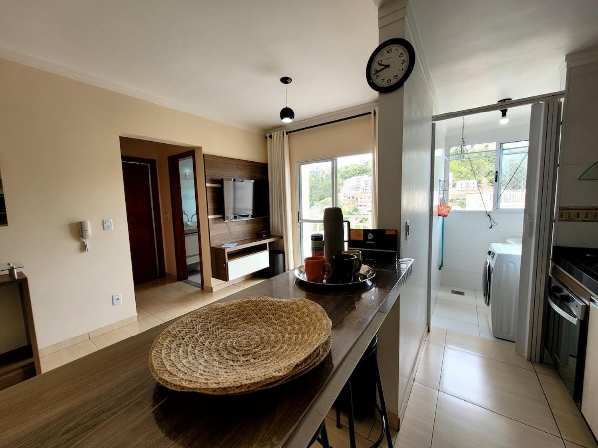 Grande Apt No Centro C/ Cozinha Completa Varanda Pocos de Caldas Luaran gambar